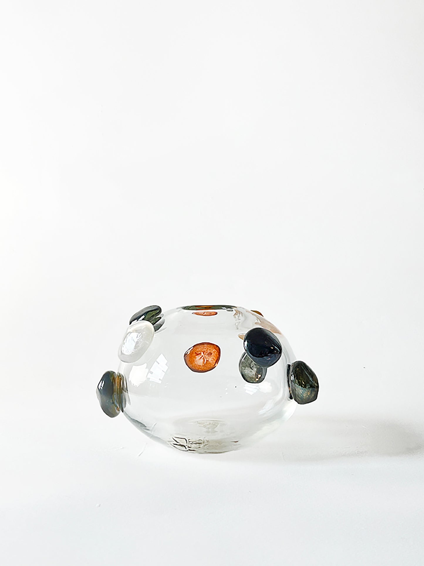 ROUNDISH ROCKS VASE